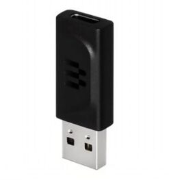 EPOS USB-C-USB-A-adapter, stiilne ja funktsionaalne disain Must USB-C-USB-A-adapter püstiasendis valgel taustal.
