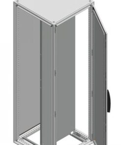Schneider Electric rivikapp 1800x600x500 paigaldusplaadiga Hall metallist 1800 mm kõrge rivikapp, avatud uks ja paigaldusplaat nähtavad.