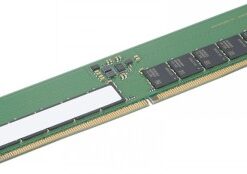 Roheline Lenovo DDR5-mälupulk, millel on kaheksa musta mälukiipi ja kullatud ühendused.