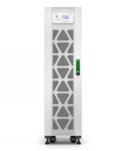 APC Easy UPS 3S 20 kVA 400 V katkestusteta toiteallikas Kitsas valge APC UPS-seade seisab heledal taustal, esipaneelil kolmnurksed mustrid ja digitaalne monitor.