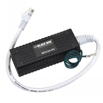 Must ristkülikukujuline Ethernet-välkkaitse, millel on RJ-45-liidesed ja valge ühenduskaabel.
