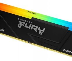 Musta Kingston Fury DDR4-muistikampa, jossa RGB-valaistus ylhäällä ja hopeanväriset logo- ja mallimerkinnät.