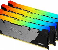 Neljä Kingston Fury RGB -muistikampaa, musta runko, hehkuvat värikkäät LED-valot, sivulta kuvattu kulmassa.